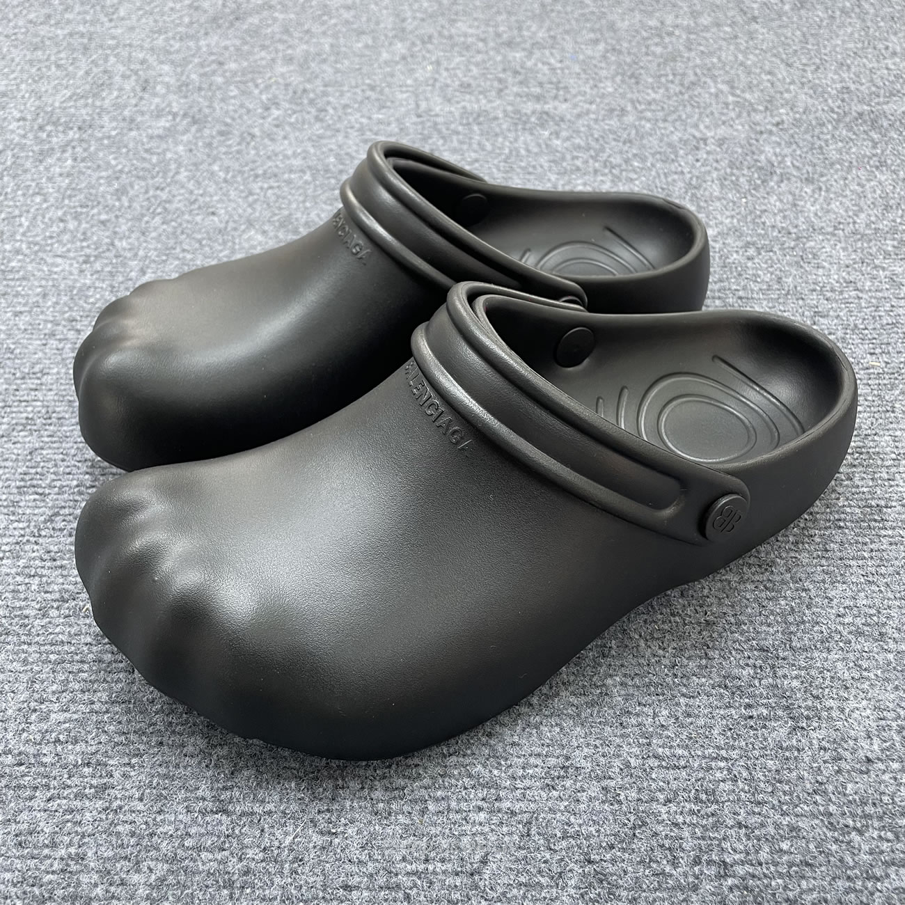 Balenciaga Balenciaga Logo Embossed Slingback Mules (6) - www.newkick.vip